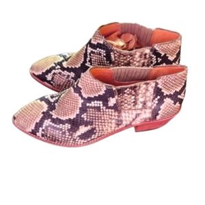 Madewell Low Chelsea Boots in Snake Embossed Leather Size 5.5, Chelsea L…